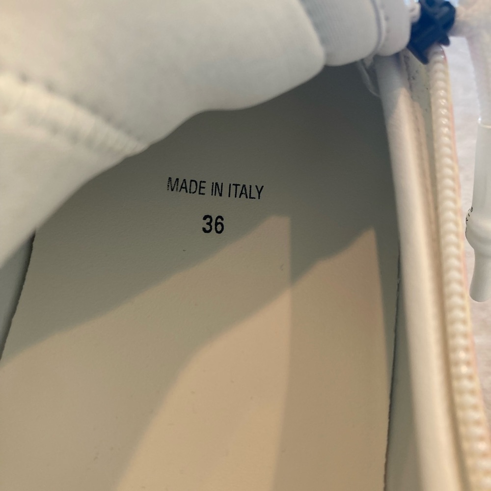 Givenchy Spectre Sneaker View 4